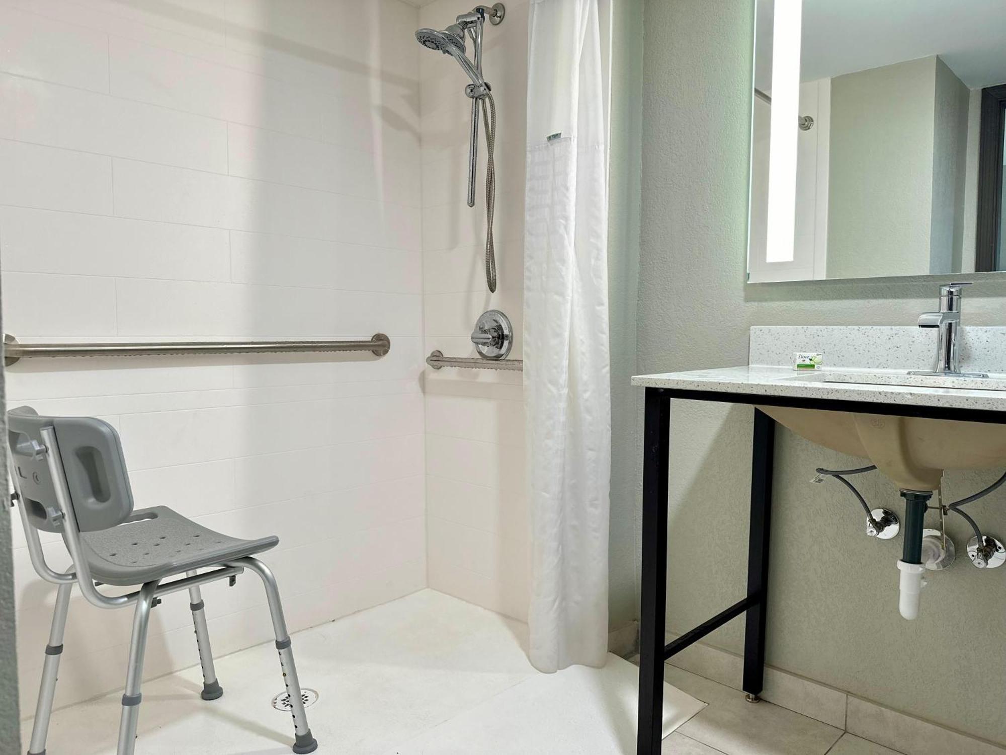 La Quinta Inn By Wyndham Huntsville Research Park Luaran gambar